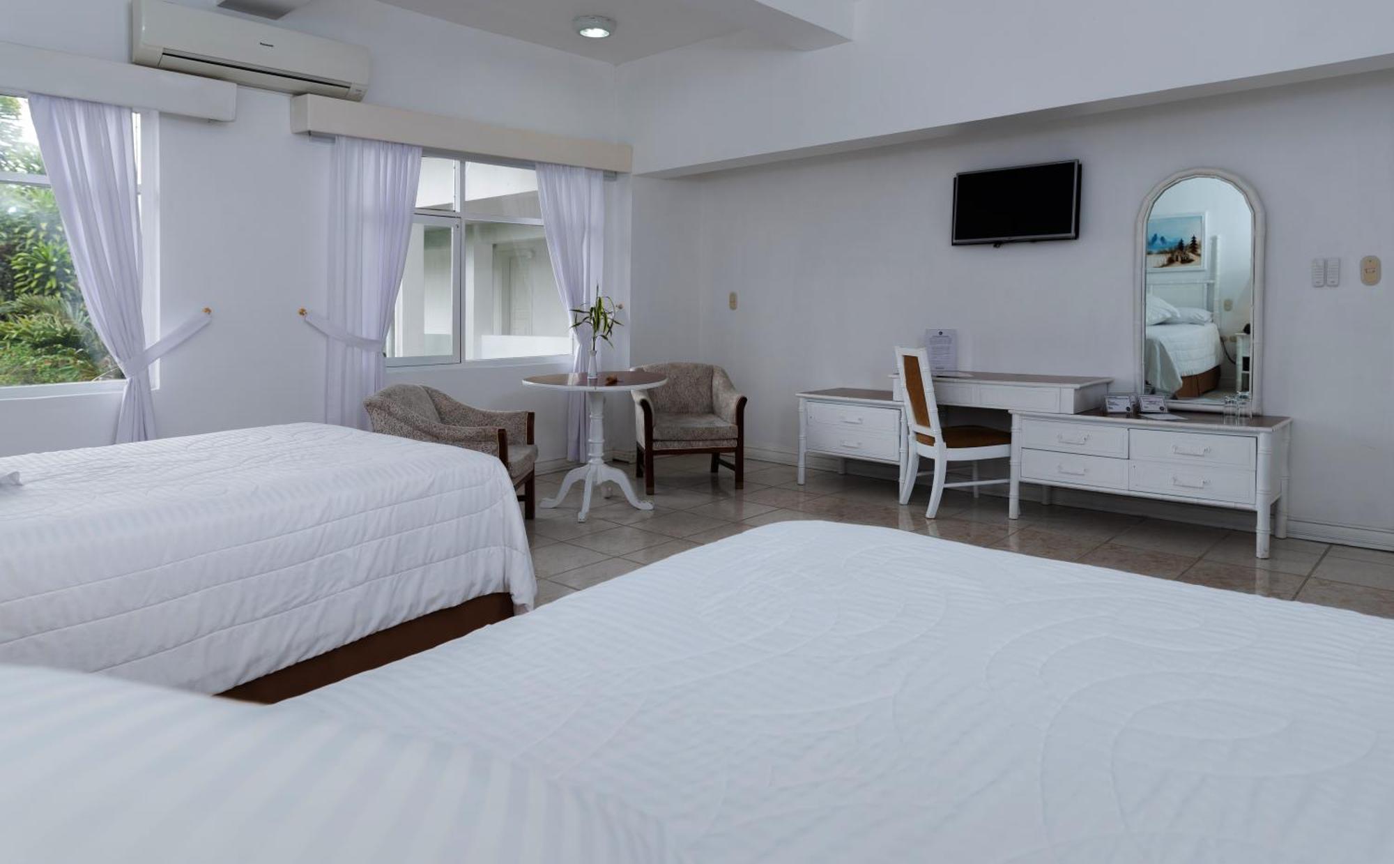 Hotel Zaracay 圣多明各德洛斯科罗拉多斯 客房 照片